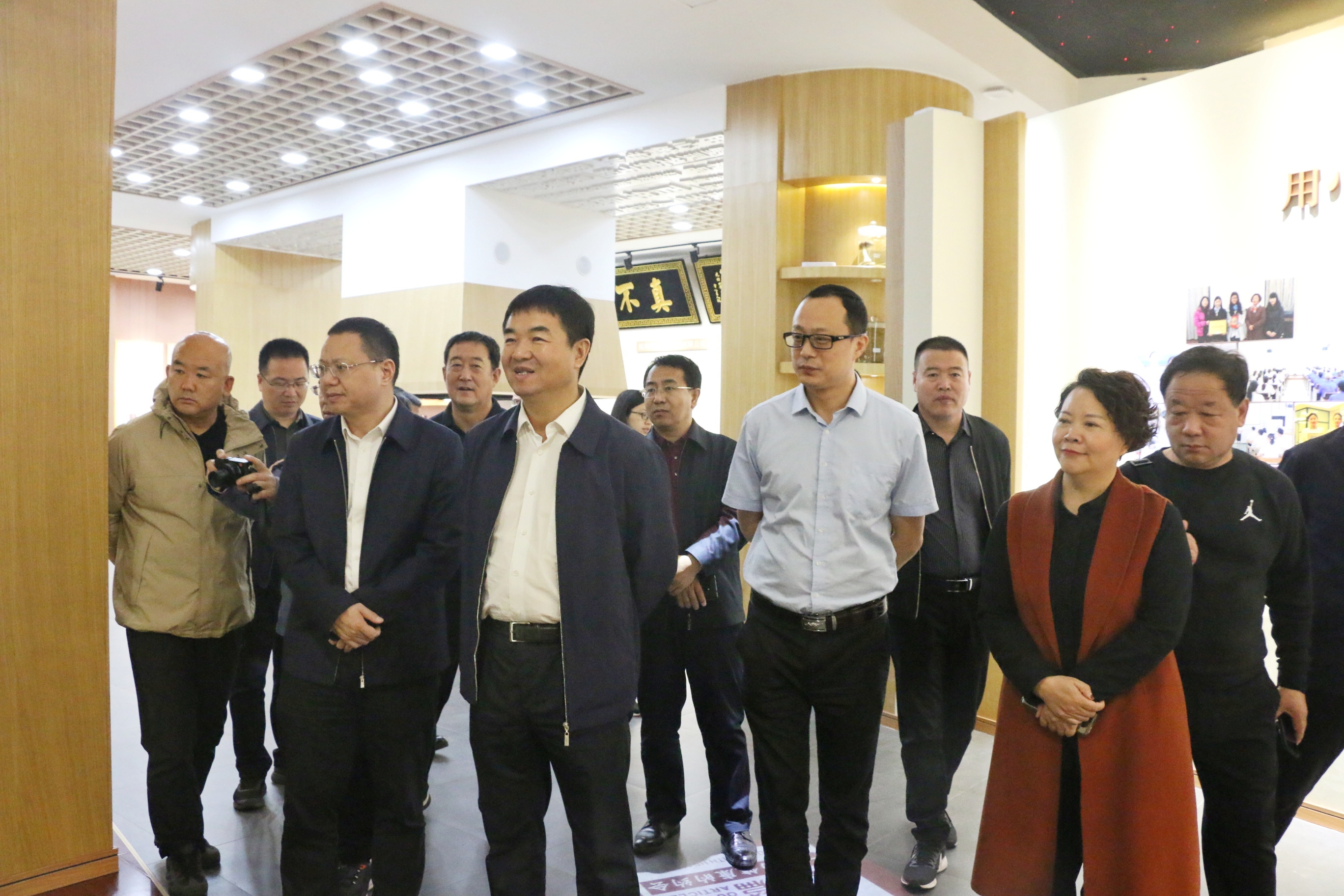 河北省承德市委常委、平泉市委书记董正国一行莅临方格药业考察